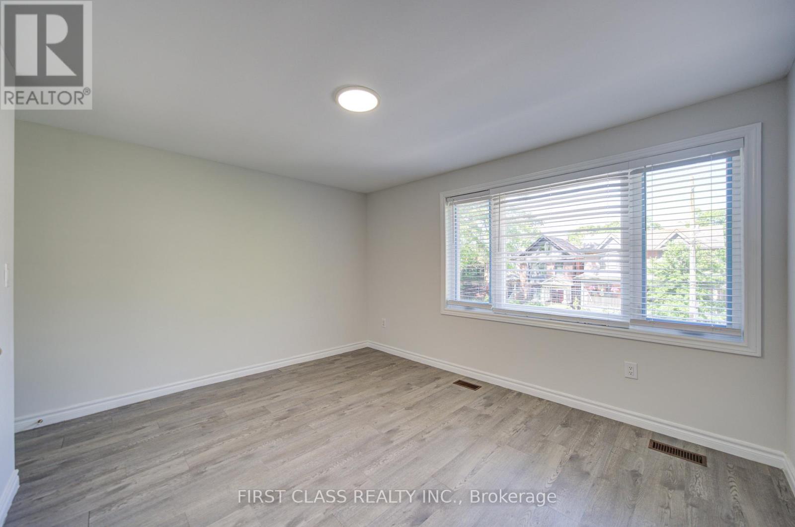 427 Leslie Street, Toronto, Ontario  M4M 3E3 - Photo 29 - E13812226