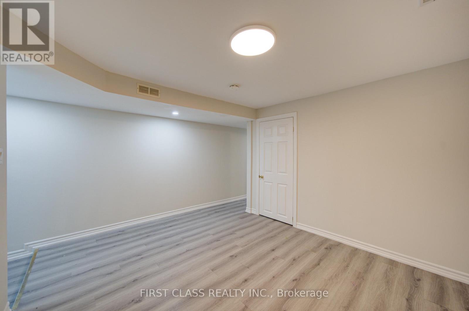 427 Leslie Street, Toronto, Ontario  M4M 3E3 - Photo 38 - E13812226