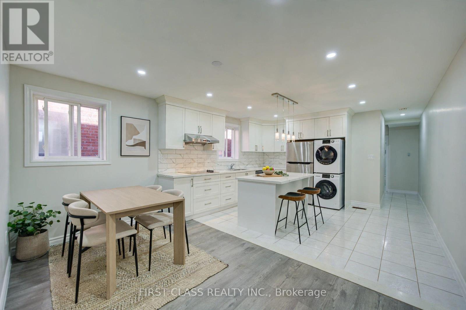 427 Leslie Street, Toronto, Ontario  M4M 3E3 - Photo 9 - E13812226