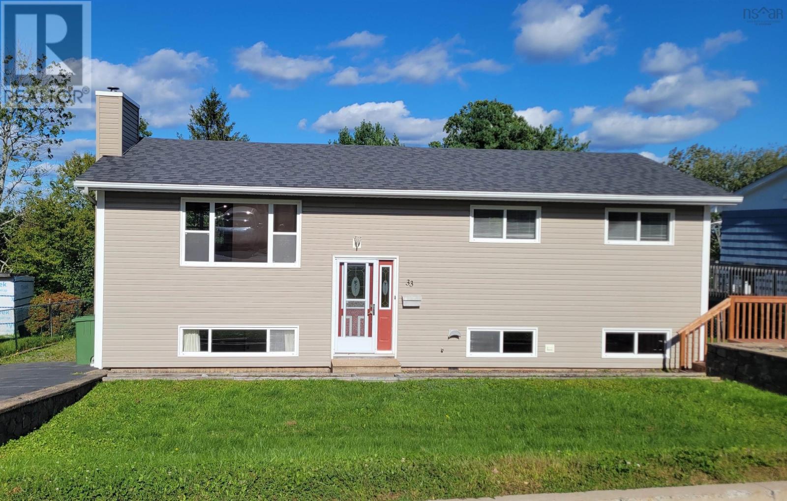 33 Coles Road, Sackville, Nova Scotia  B4C 1T9 - Photo 1 - 202623957