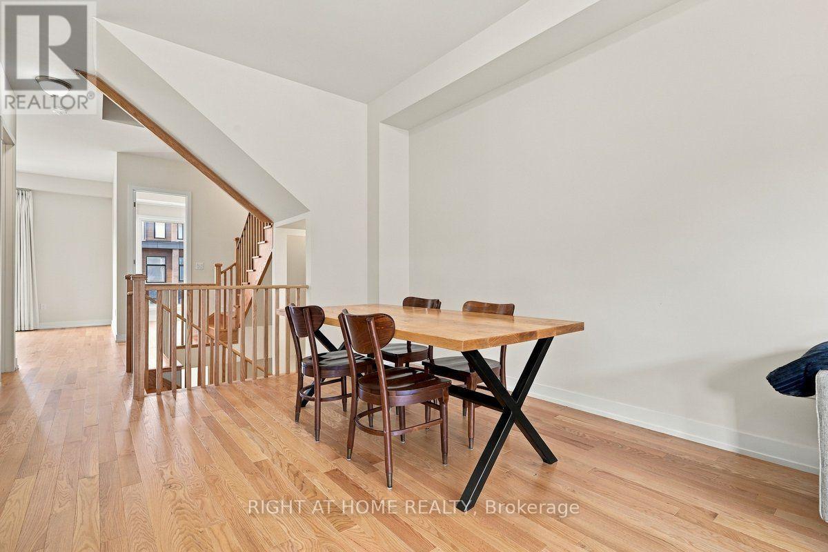 3081 Welsman Garden, Oakville, Ontario  L6H 7Z1 - Photo 10 - W13812208