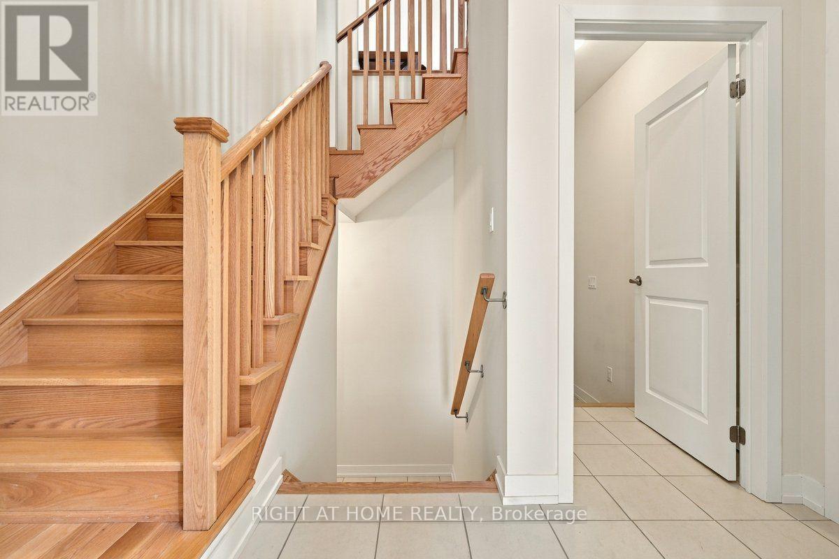3081 Welsman Garden, Oakville, Ontario  L6H 7Z1 - Photo 6 - W13812208