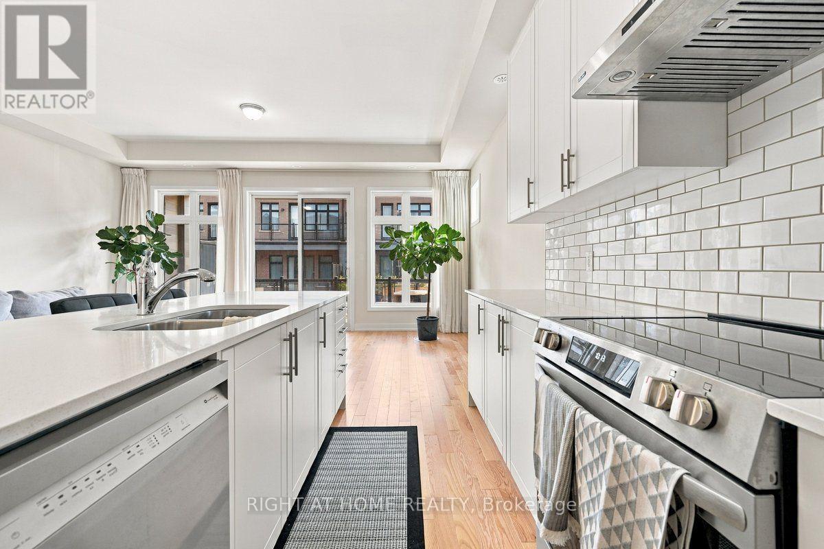 3081 Welsman Garden, Oakville, Ontario  L6H 7Z1 - Photo 8 - W13812208