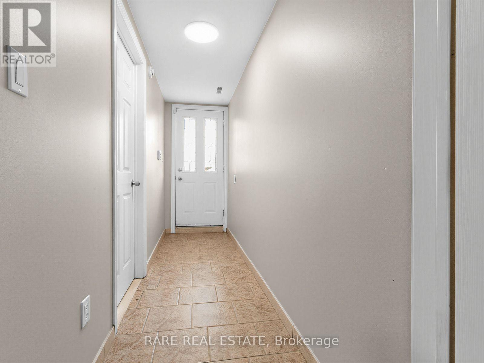 4 Hisey [basement] Crescent, Toronto, Ontario  M3N 1V1 - Photo 2 - W13812224