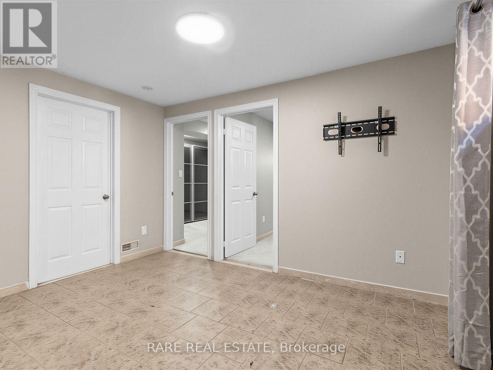 4 Hisey [basement] Crescent, Toronto, Ontario  M3N 1V1 - Photo 8 - W13812224