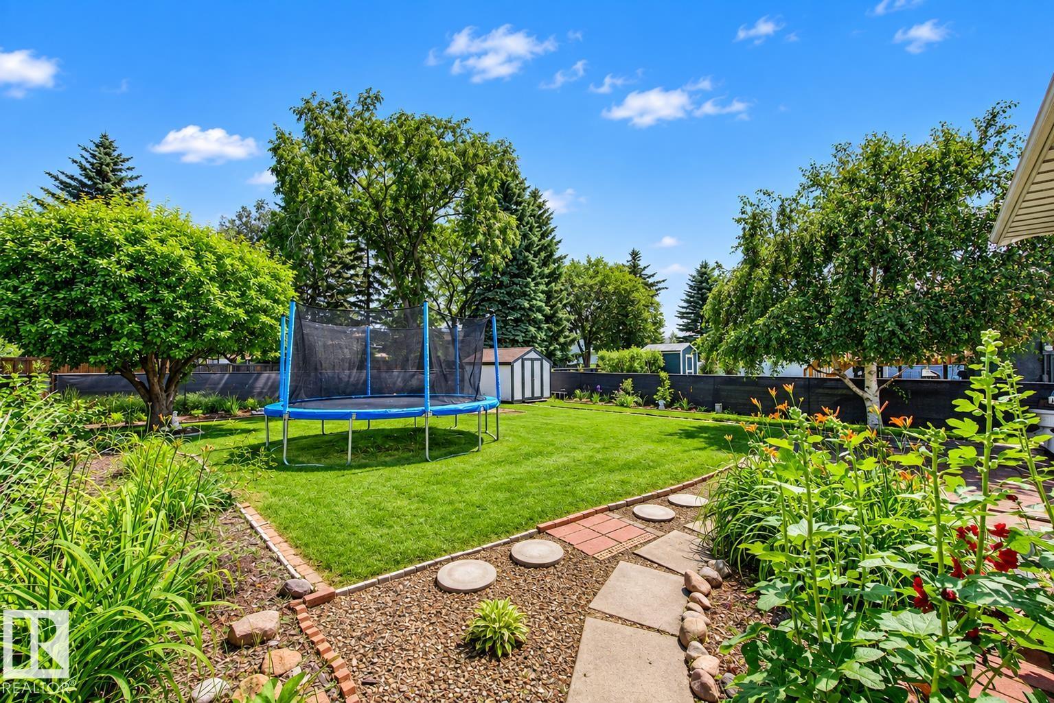 Single Family House photo 37