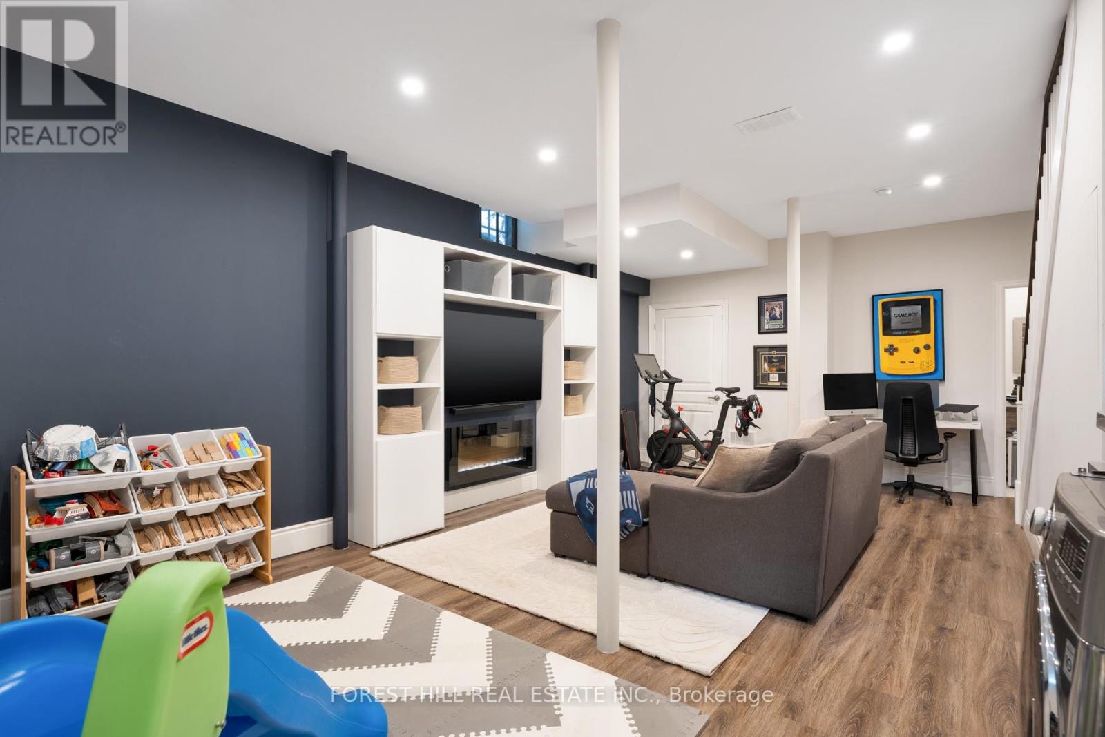 1 Balmy Avenue, Toronto, Ontario  M4E 1C7 - Photo 39 - E13809004