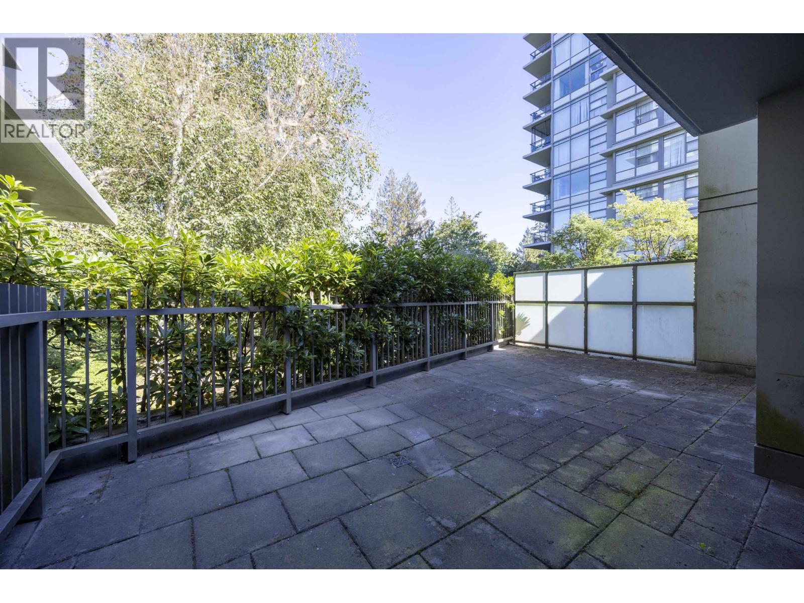 Th1 9188 University Crescent, Burnaby, British Columbia  V5A 0A5 - Photo 3 - R3167540