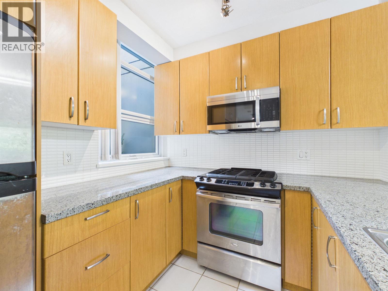 Th1 9188 University Crescent, Burnaby, British Columbia  V5A 0A5 - Photo 15 - R3167540