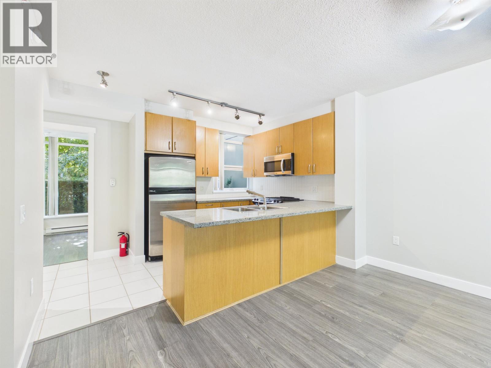 Th1 9188 University Crescent, Burnaby, British Columbia  V5A 0A5 - Photo 13 - R3167540
