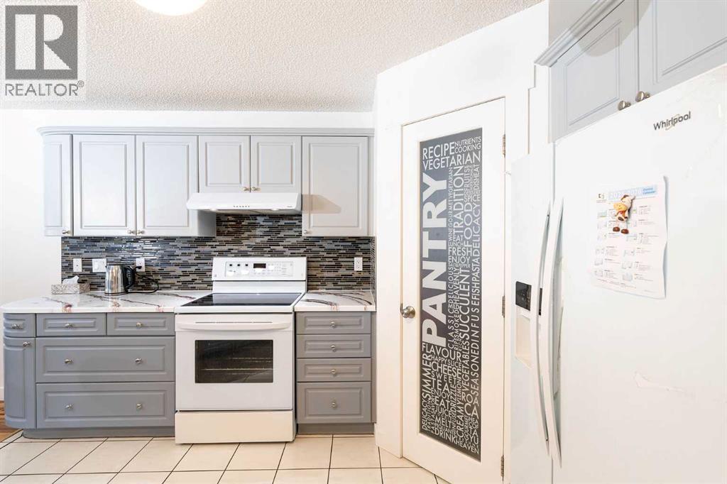 270 Somerside Park SW, Calgary, Alberta  T2Y 3G5 - Photo 11 - A2345784