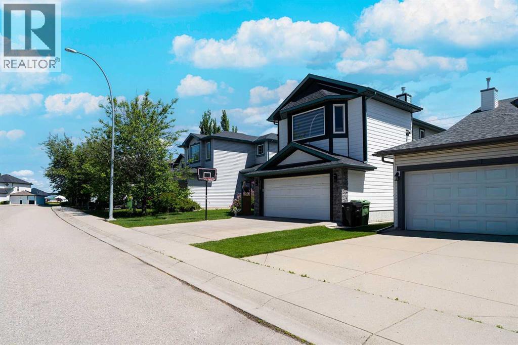 270 Somerside Park SW, Calgary, Alberta  T2Y 3G5 - Photo 3 - A2345784