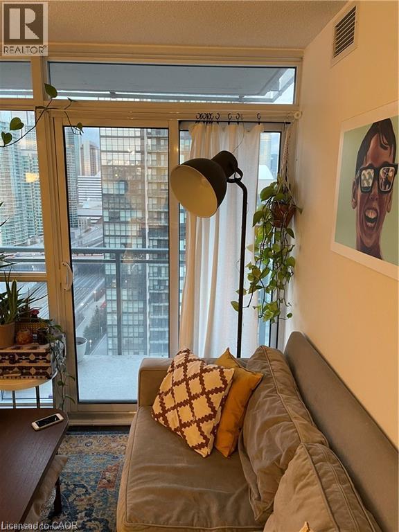 15 Iceboat Terrace Unit# 2203, Toronto, Ontario  M5V 4A5 - Photo 7 - 40852140