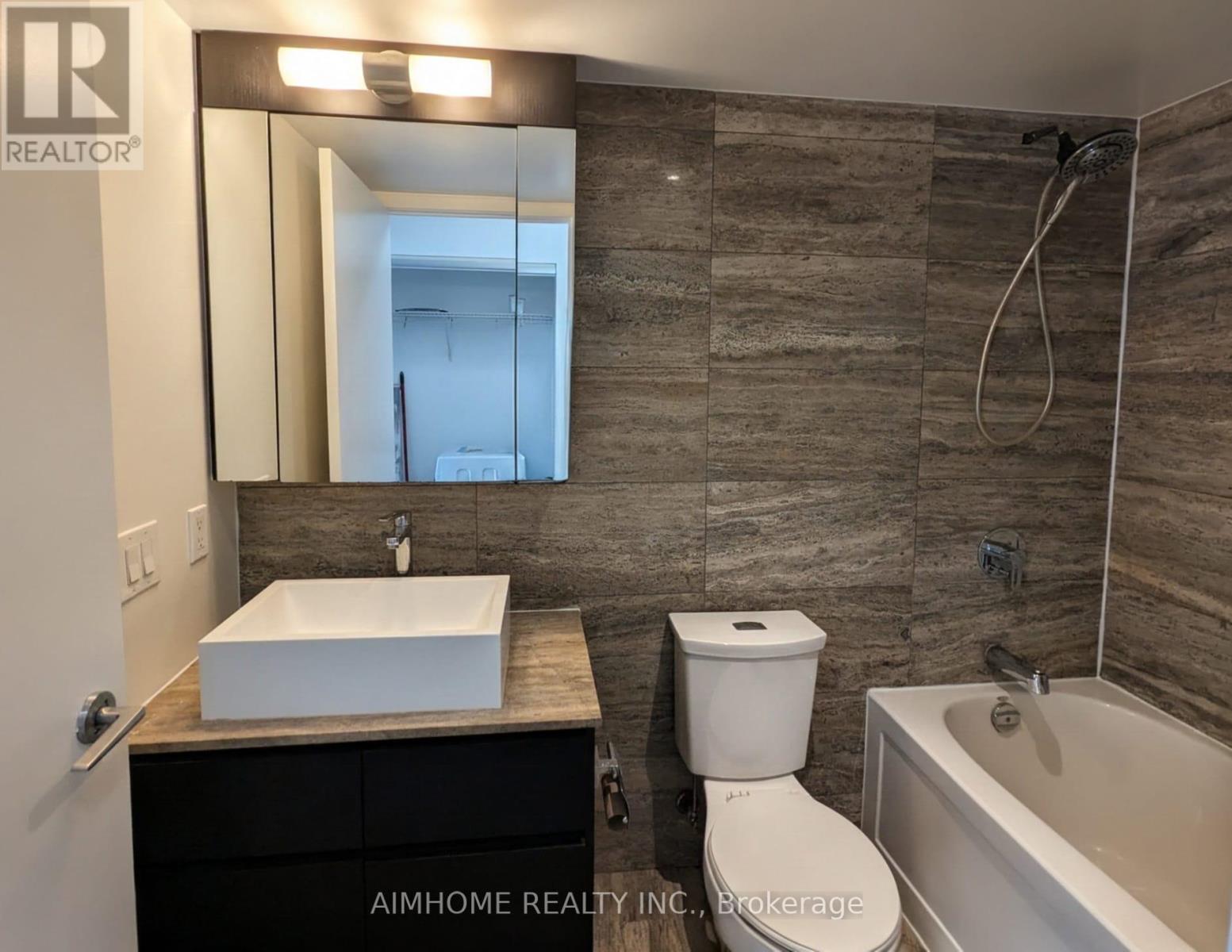 1806 - 10 Capreol Court, Toronto, Ontario  M5V 4B3 - Photo 18 - C13812250