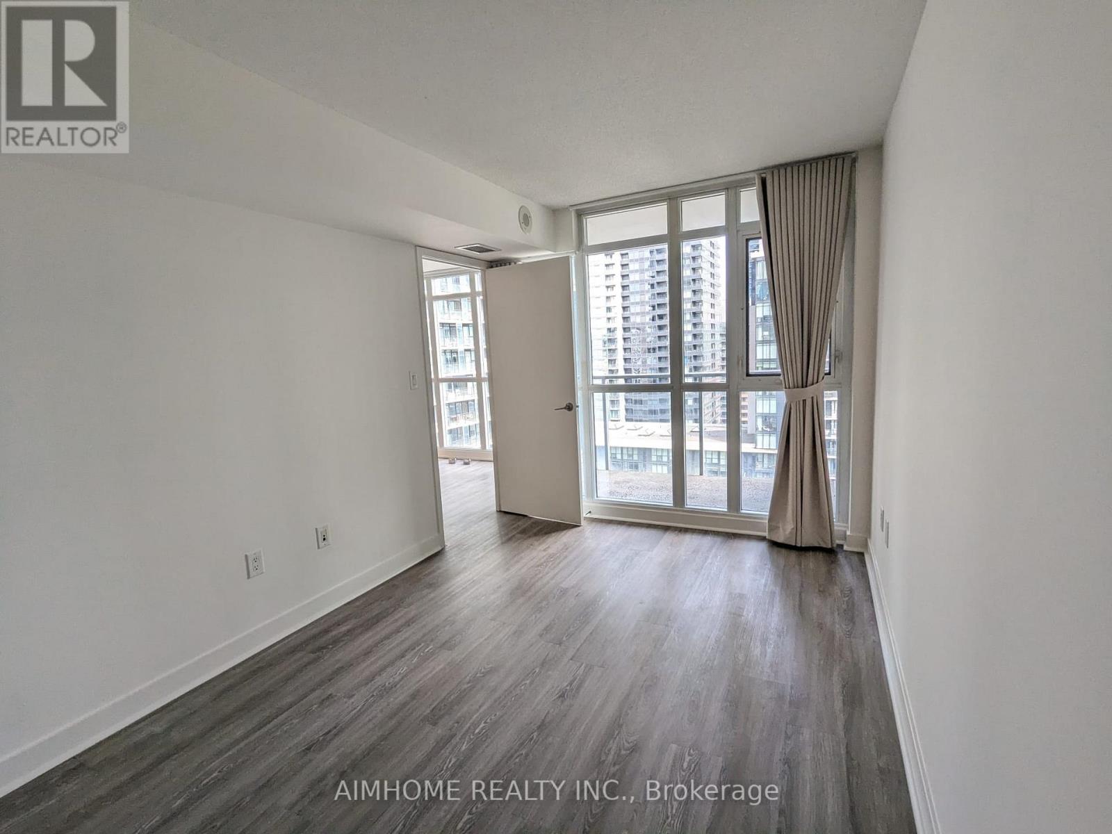 1806 - 10 Capreol Court, Toronto, Ontario  M5V 4B3 - Photo 7 - C13812250