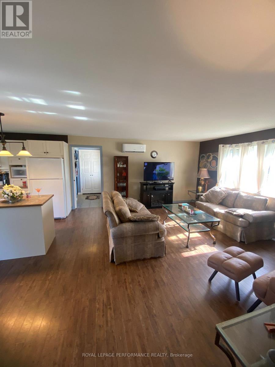 6125 Florence Street, South Glengarry, Ontario  K0C 1E0 - Photo 13 - X13812262