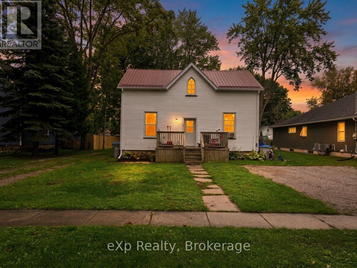 67 RAILWAY STREET, Huron East, Ontario