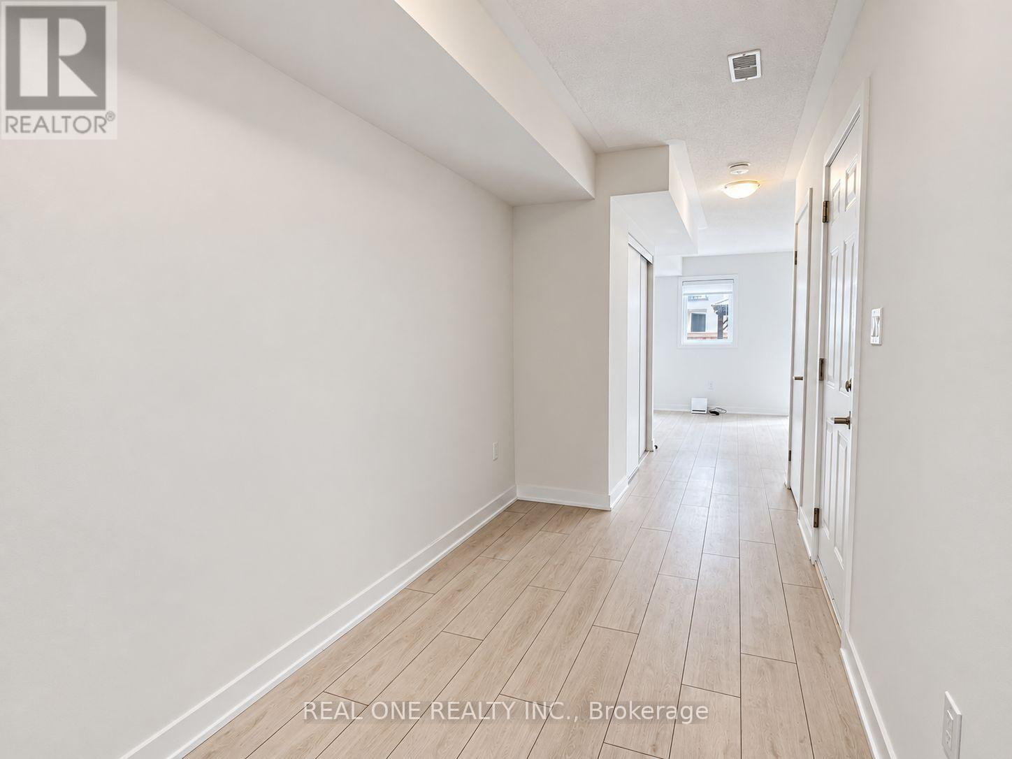 4890 Valera Road, Burlington, Ontario  L7M 2A9 - Photo 4 - W13812260