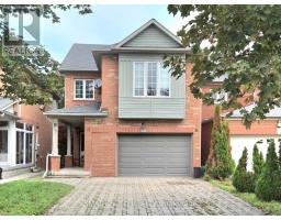 82 BALLYMORE DRIVE, Aurora, Ontario
