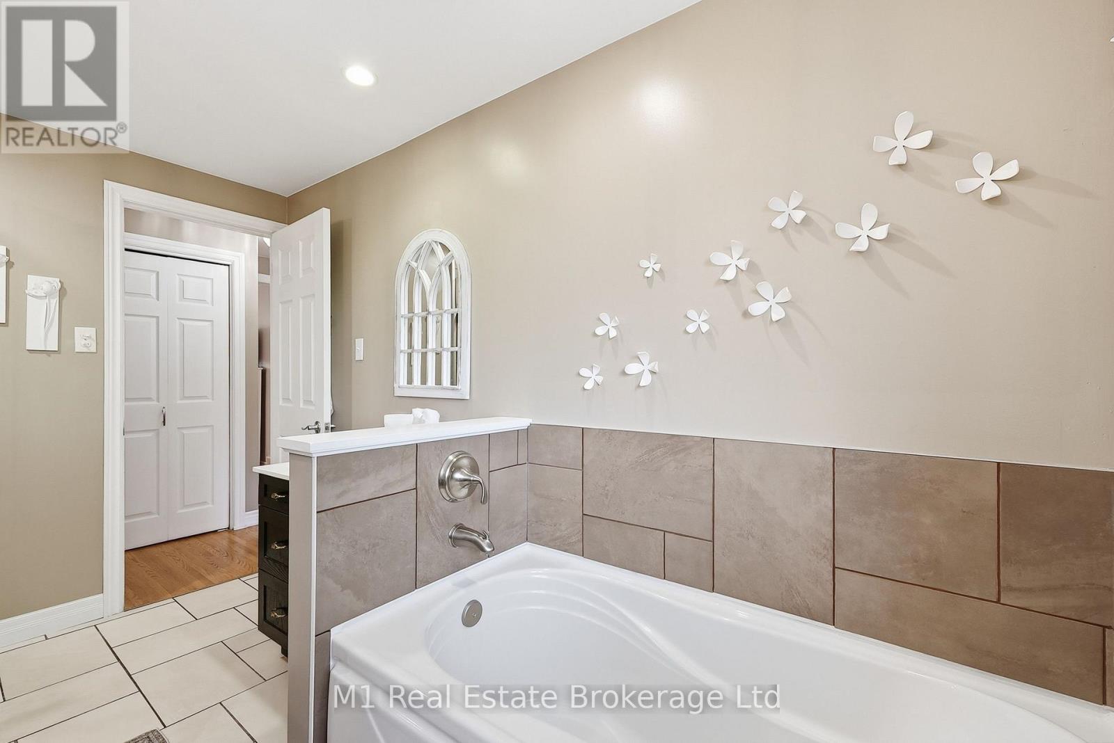 565 Elgin Street, Centre Wellington, Ontario  N1M 2C1 - Photo 13 - X13812342