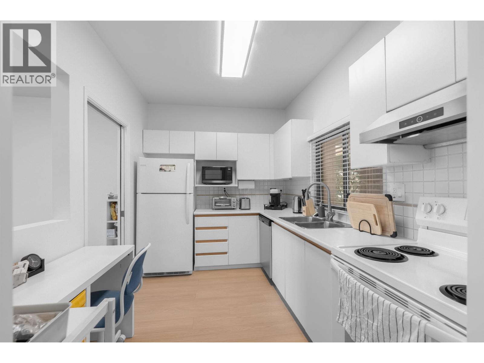 202 7300 Gilbert Road, Richmond, British Columbia  V7C 3W2 - Photo 9 - R3168085