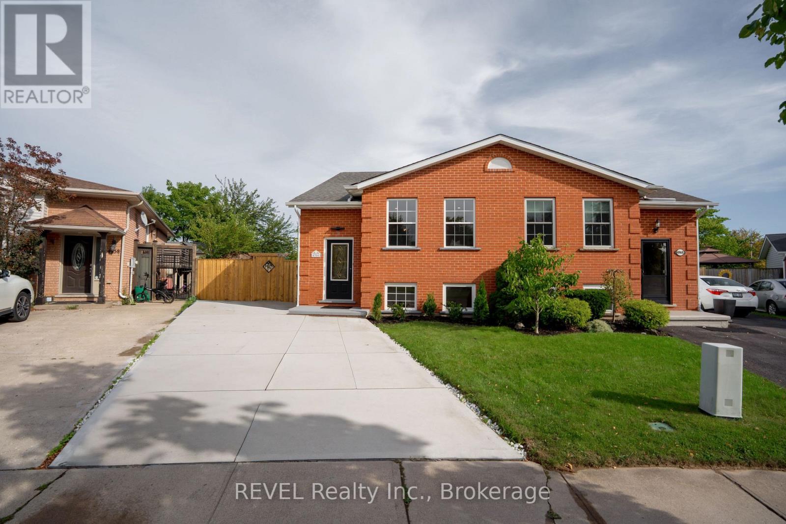 4966 Windgate Drive, Niagara Falls, Ontario  L2H 2Z7 - Photo 3 - X13812350