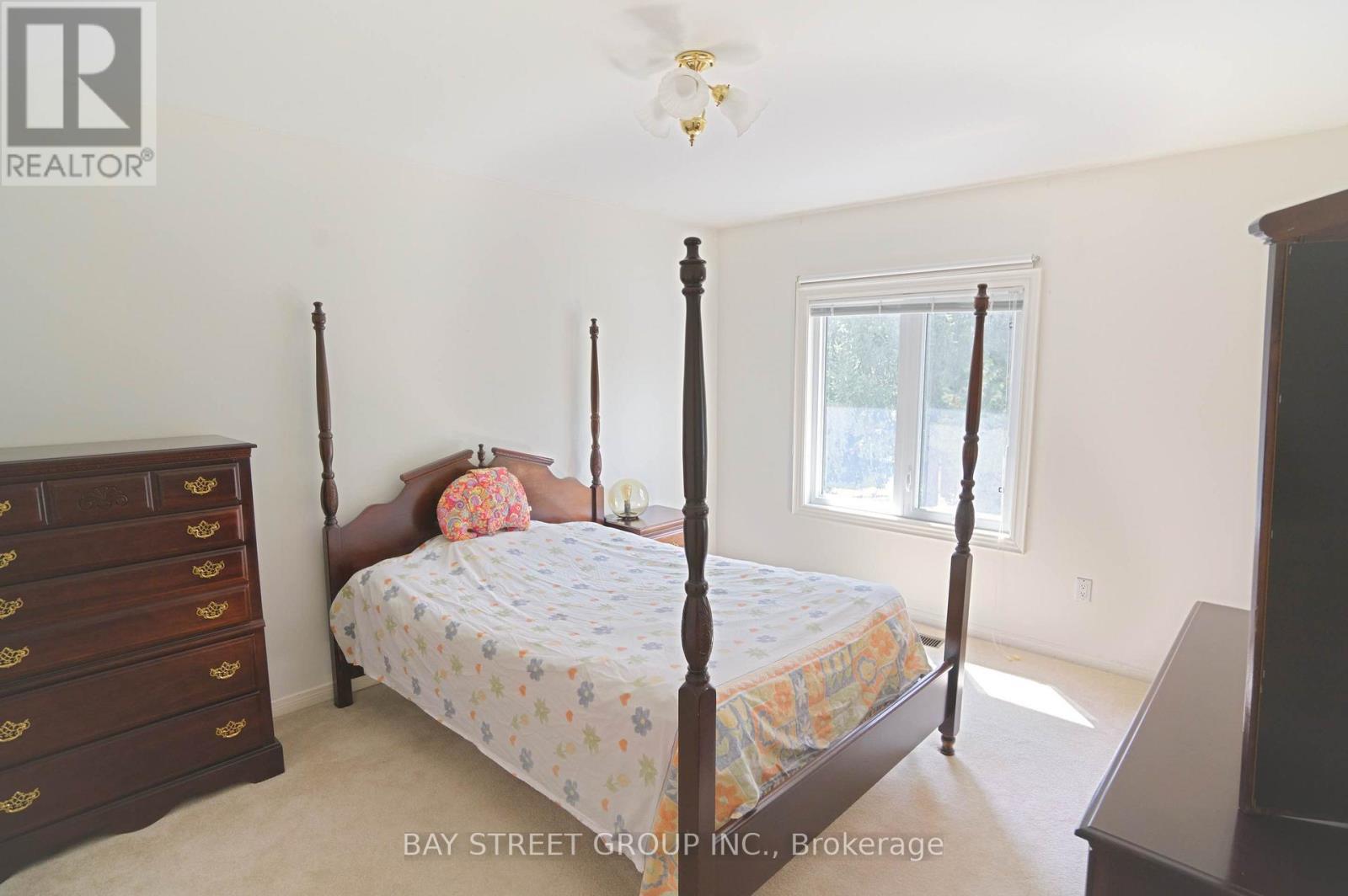 3530 Kingbird Court, Mississauga, Ontario  L5L 2R1 - Photo 14 - W13812366