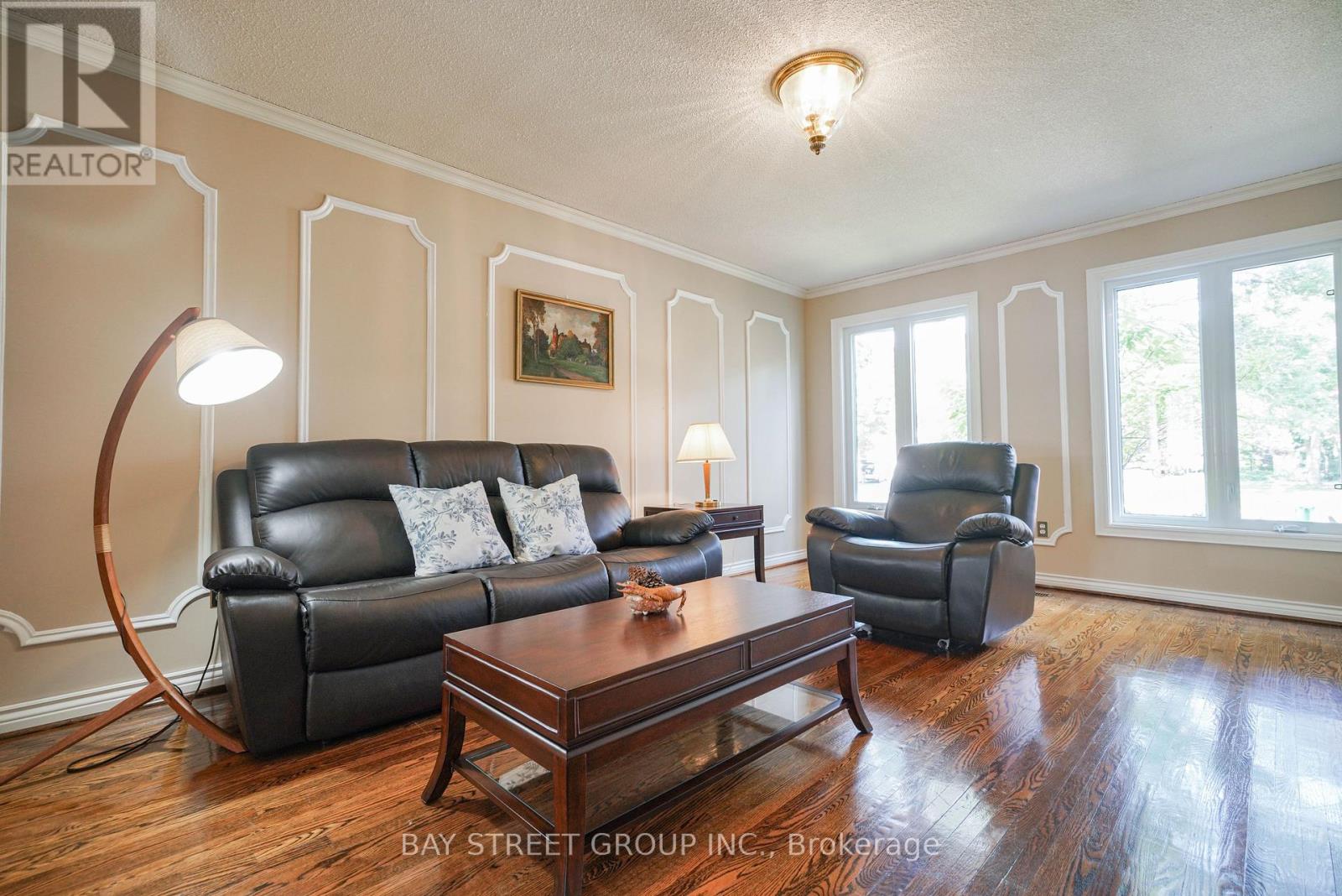 3530 Kingbird Court, Mississauga, Ontario  L5L 2R1 - Photo 3 - W13812366