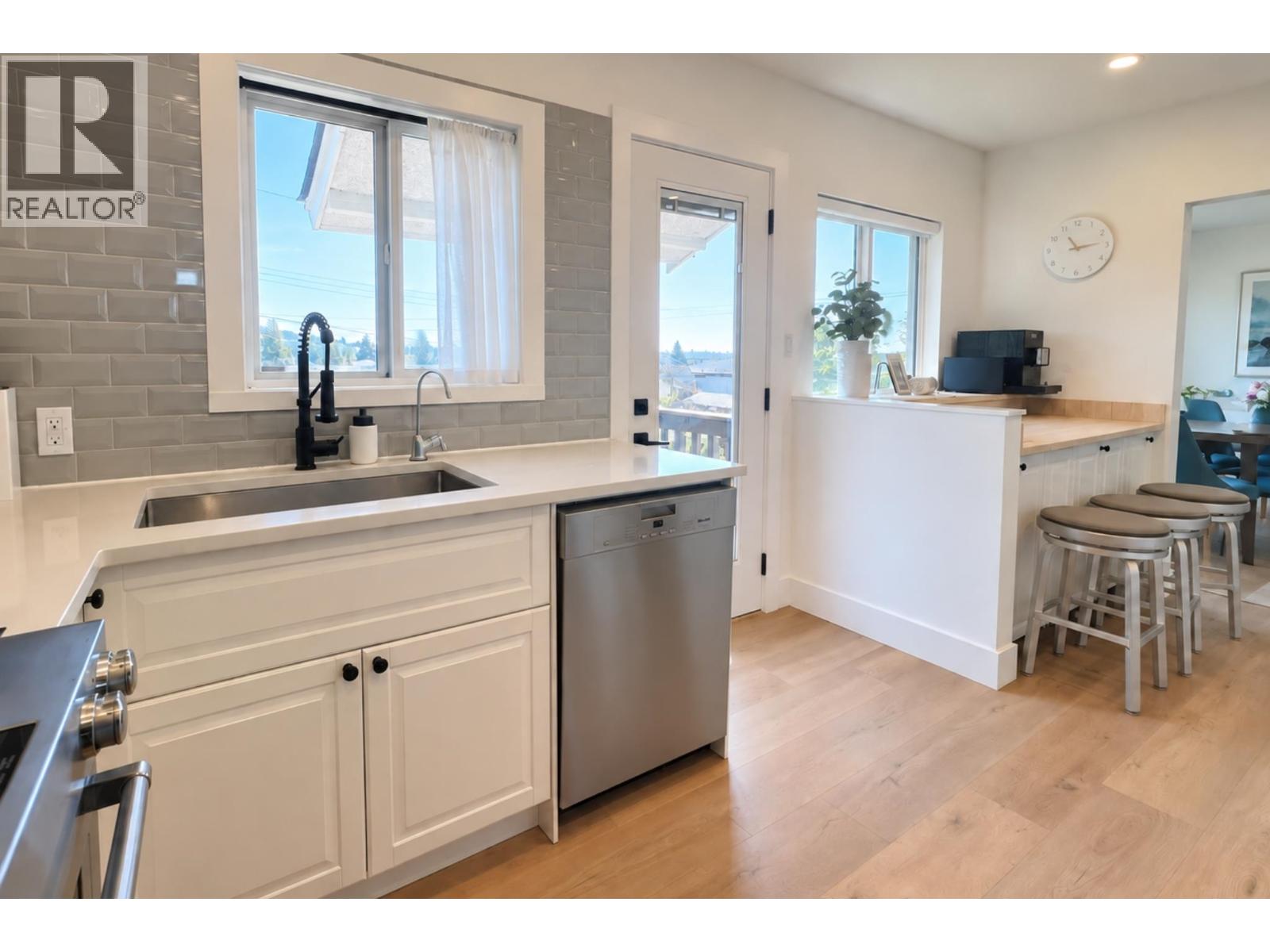 1070 Stratford Avenue, Burnaby, British Columbia  V5B 3X8 - Photo 8 - R3167542