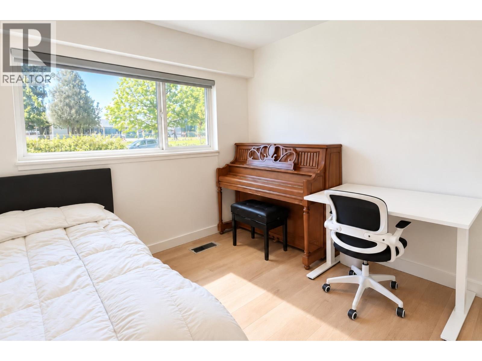 1070 Stratford Avenue, Burnaby, British Columbia  V5B 3X8 - Photo 12 - R3167542