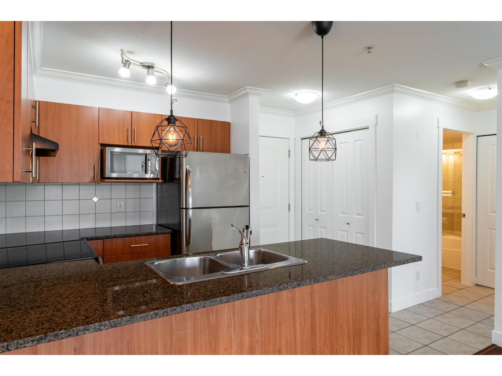 222 17769 57 AVENUE photo 17