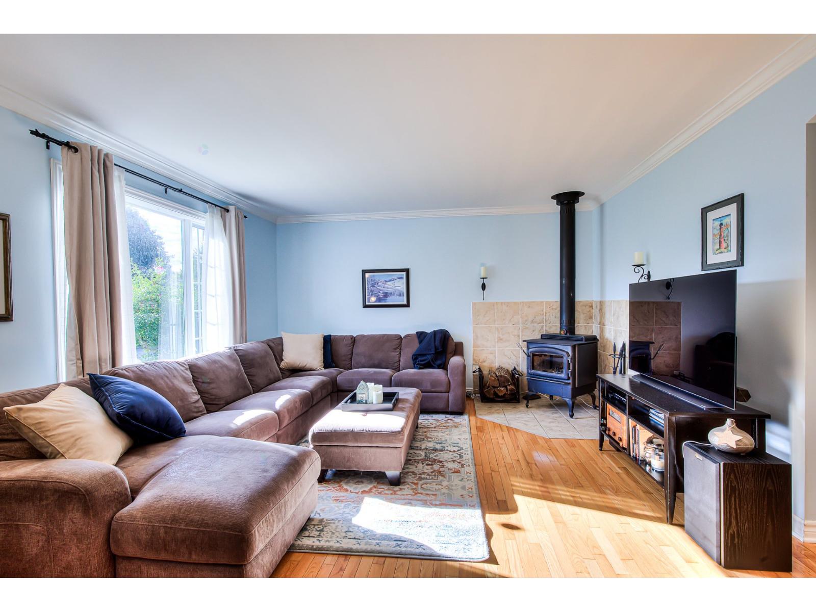 2196 Rue des Oliviers Saint-Lazare Quebec Canada J7T3E1 5