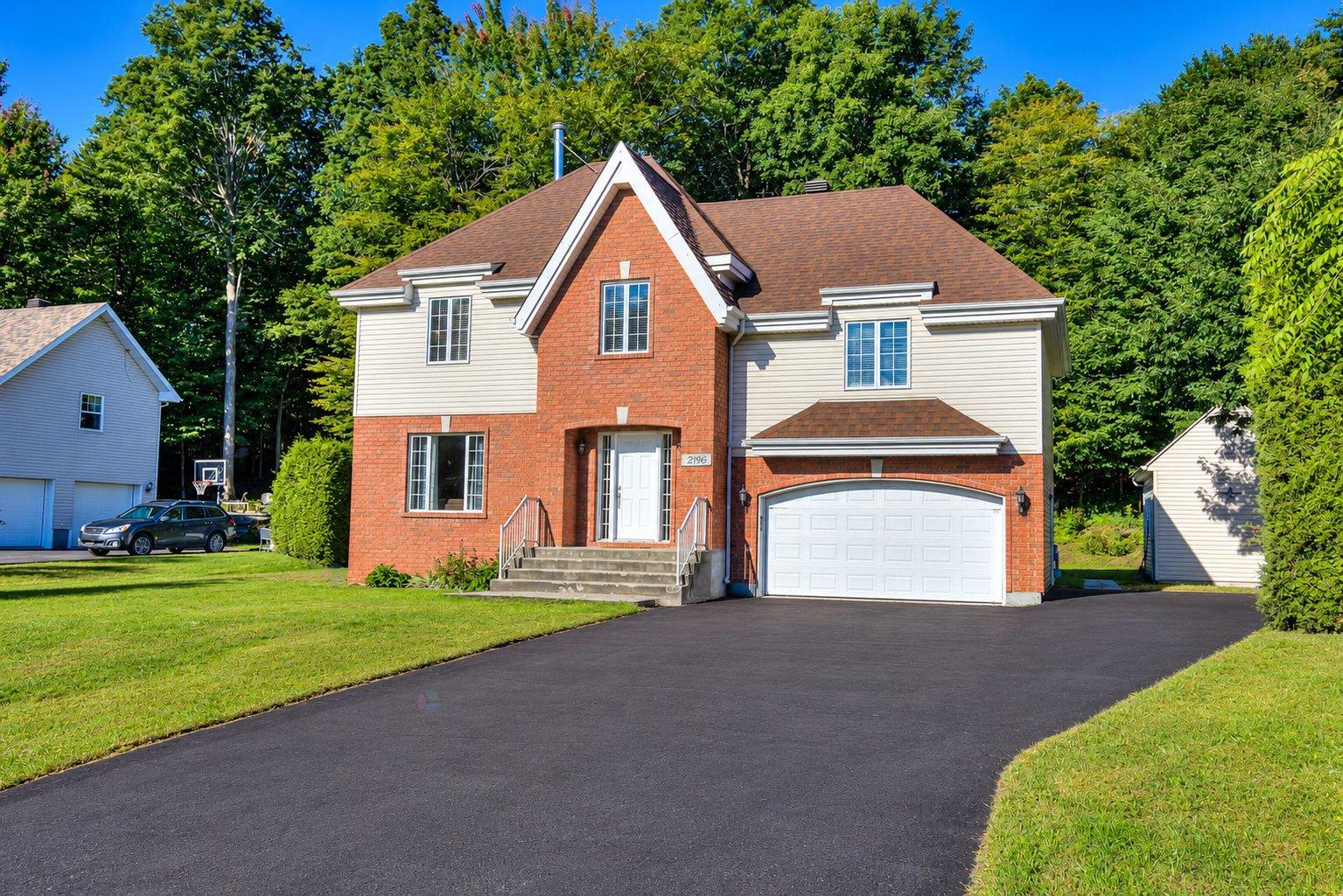2196 Rue des Oliviers Saint-Lazare Quebec Canada J7T3E1