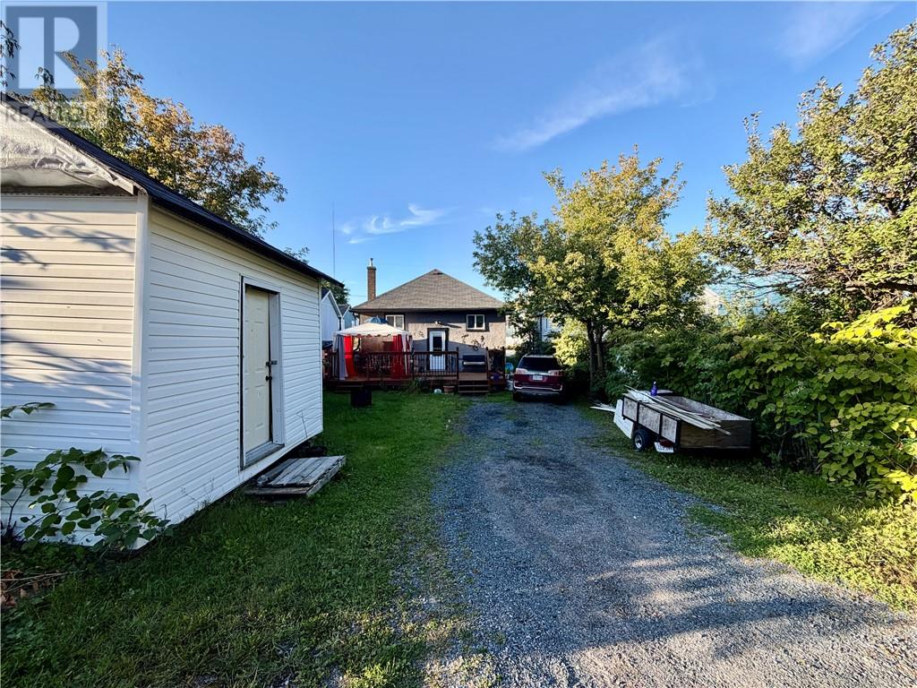 587 Elm Street, Greater Sudbury, Ontario  P3C 1W7 - Photo 2 - 2130464