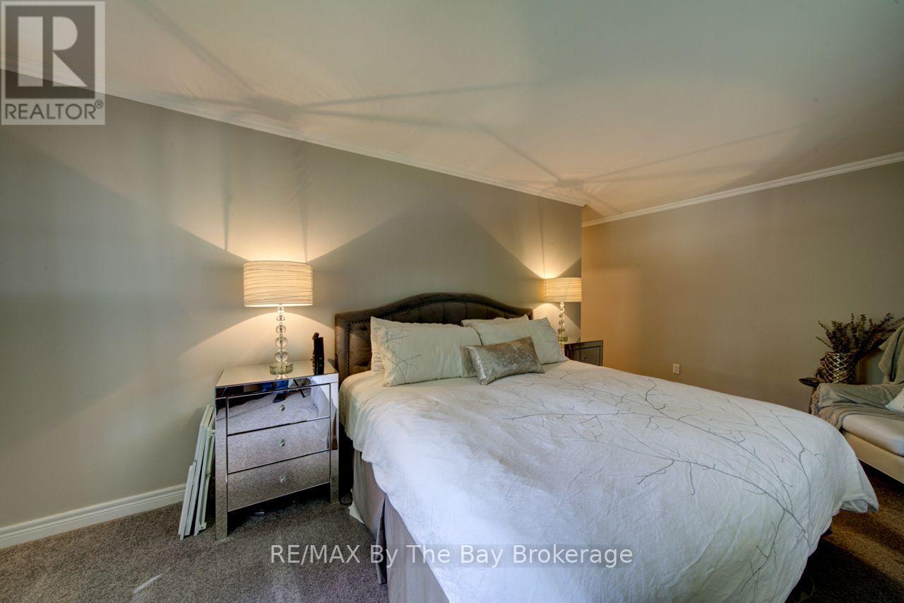17 Downer Crescent, Wasaga Beach, Ontario  L9Z 1C2 - Photo 15 - S13812472
