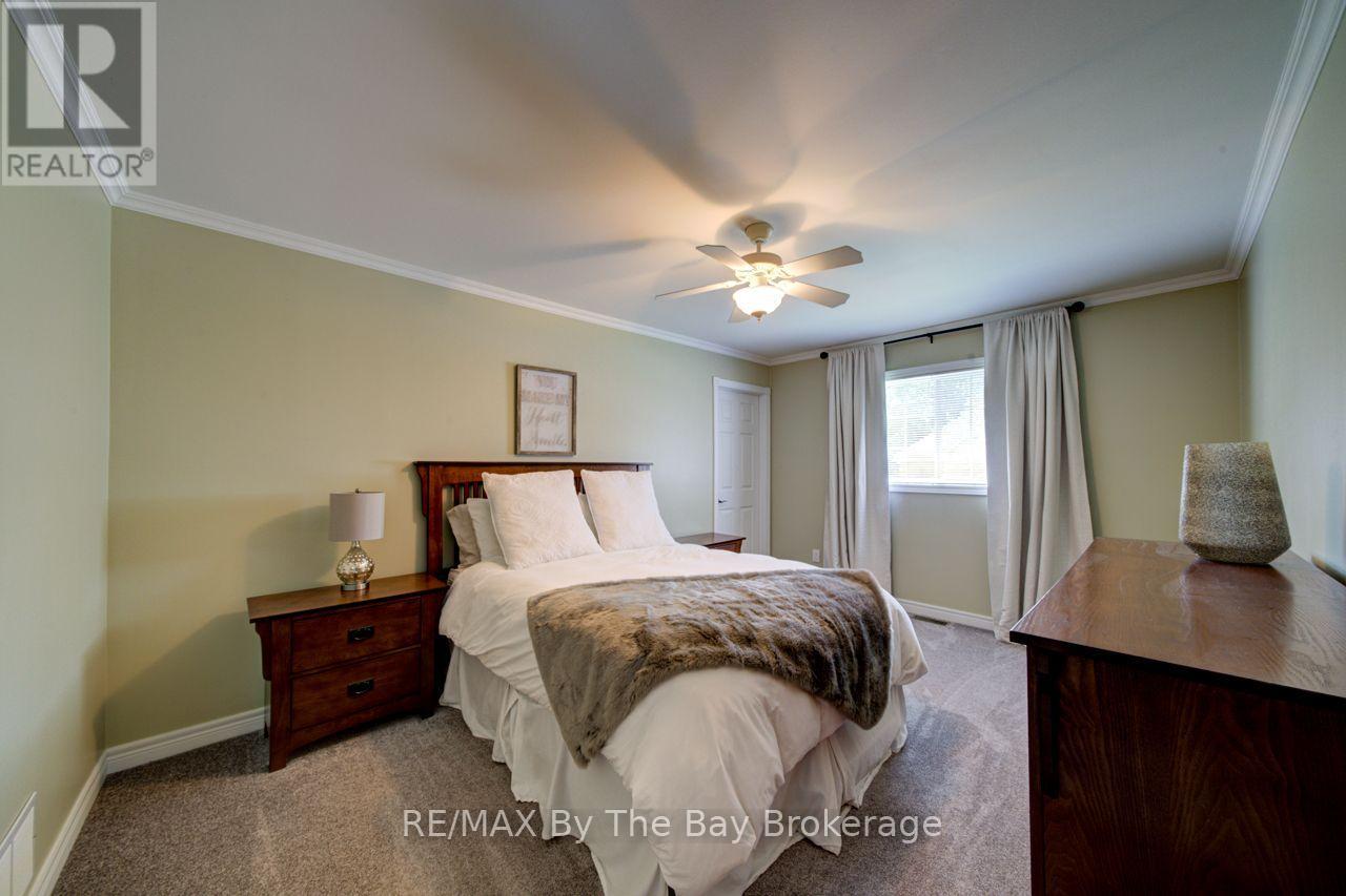 17 Downer Crescent, Wasaga Beach, Ontario  L9Z 1C2 - Photo 18 - S13812472