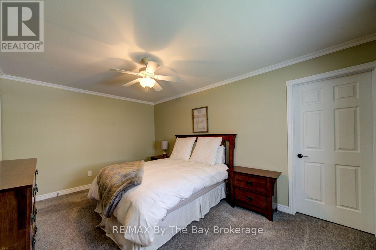 17 Downer Crescent, Wasaga Beach, Ontario  L9Z 1C2 - Photo 19 - S13812472
