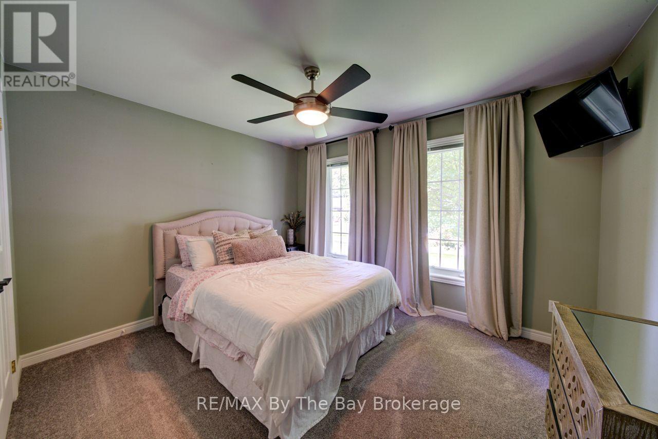 17 Downer Crescent, Wasaga Beach, Ontario  L9Z 1C2 - Photo 20 - S13812472