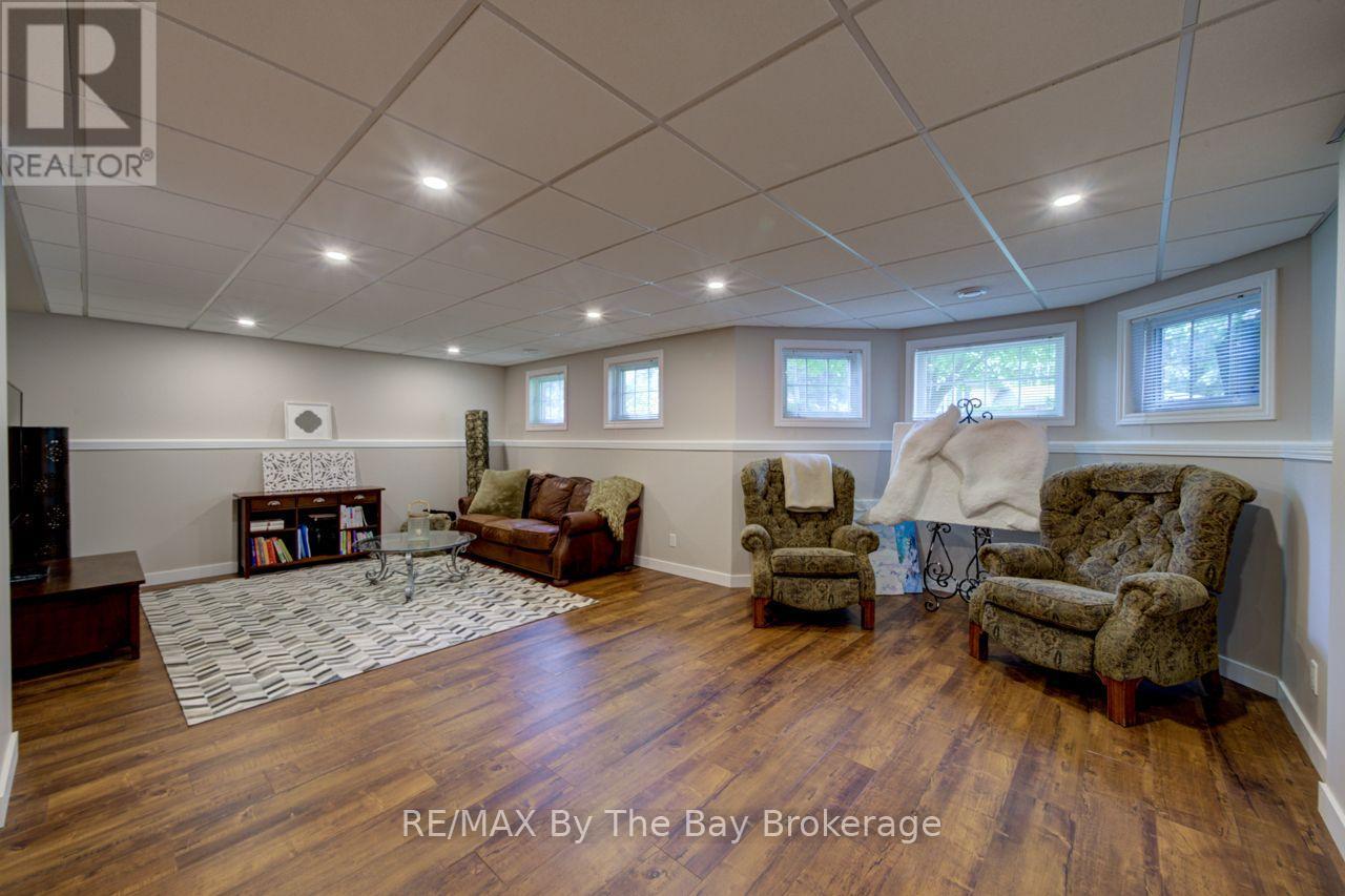 17 Downer Crescent, Wasaga Beach, Ontario  L9Z 1C2 - Photo 25 - S13812472