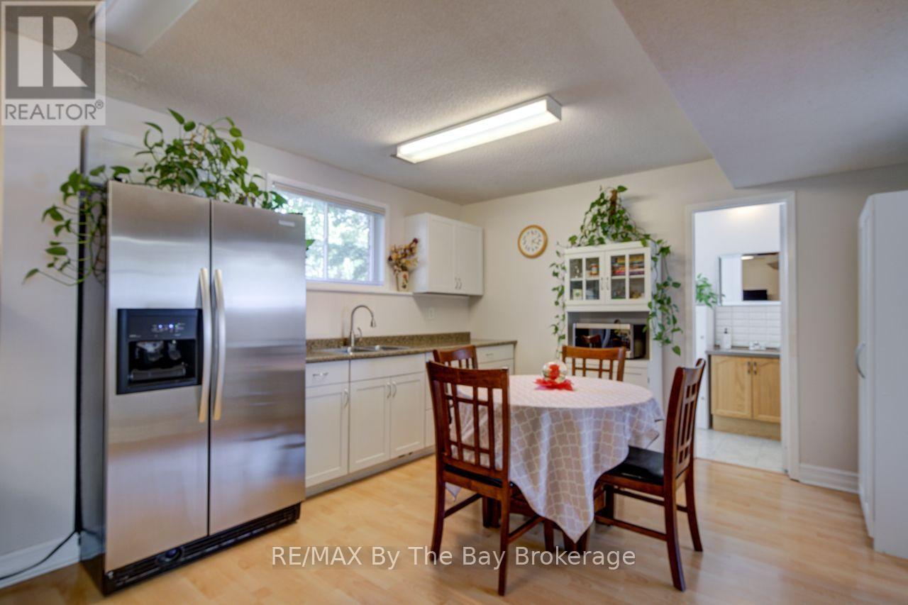 29 Downer Crescent, Wasaga Beach, Ontario  L9Z 1C3 - Photo 21 - S13812478