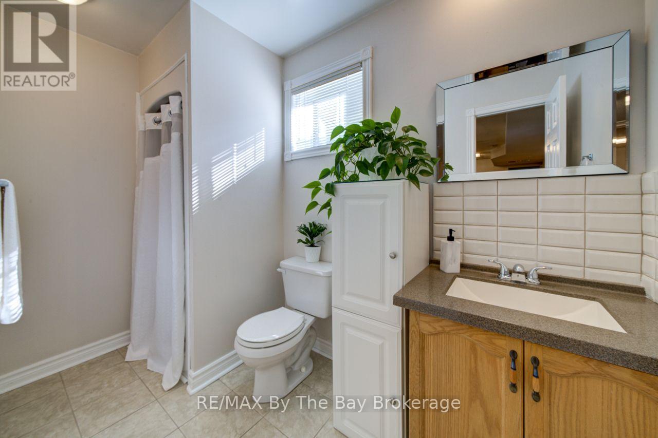 29 Downer Crescent, Wasaga Beach, Ontario  L9Z 1C3 - Photo 25 - S13812478