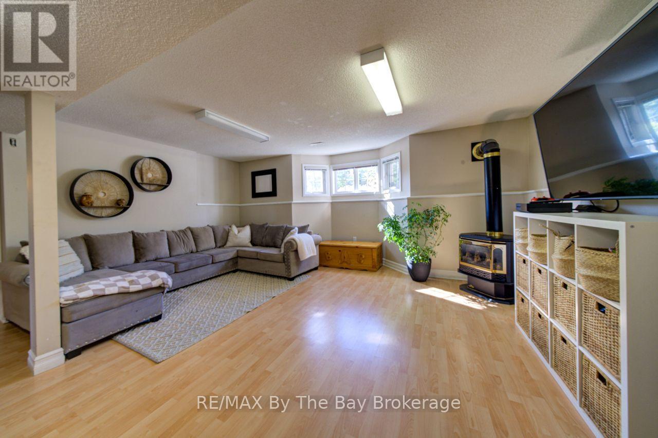 29 Downer Crescent, Wasaga Beach, Ontario  L9Z 1C3 - Photo 28 - S13812478