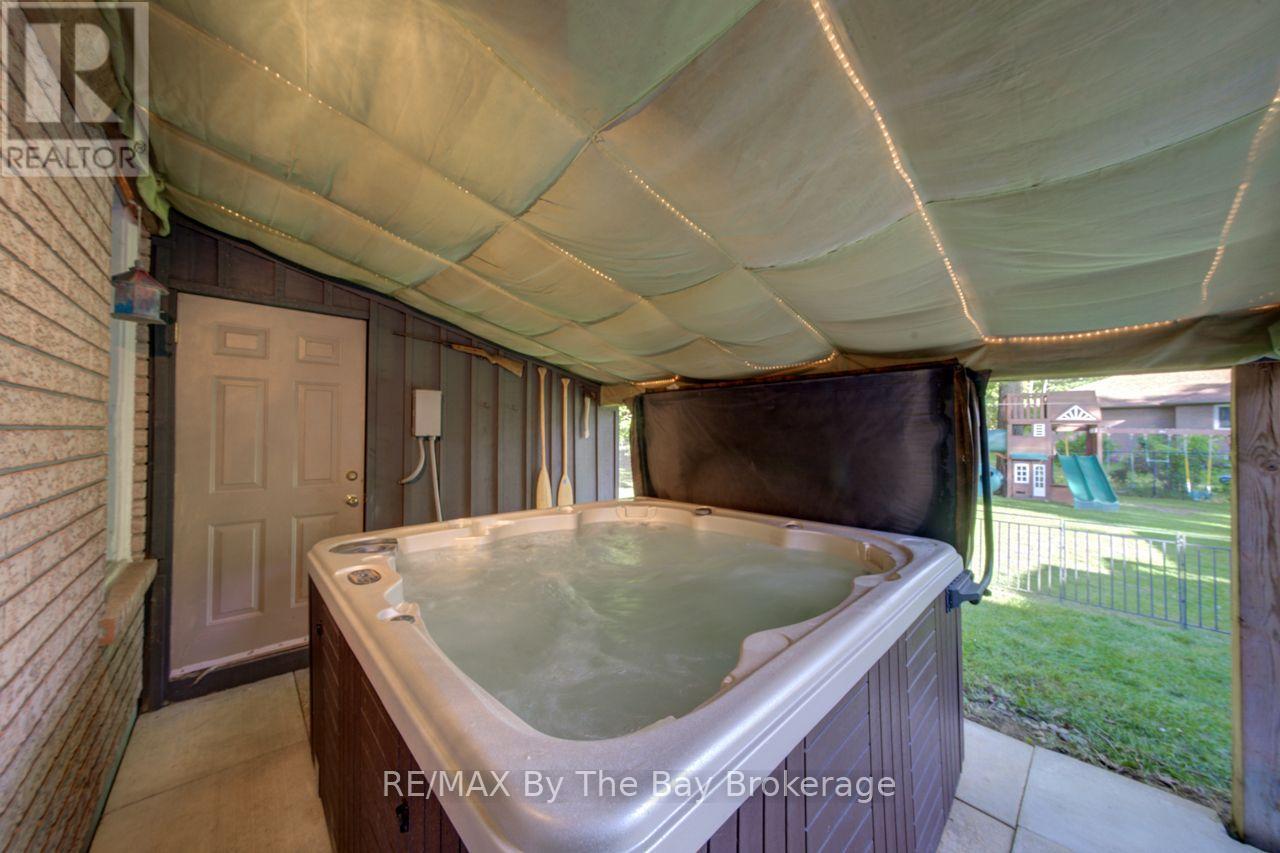 29 Downer Crescent, Wasaga Beach, Ontario  L9Z 1C3 - Photo 41 - S13812478