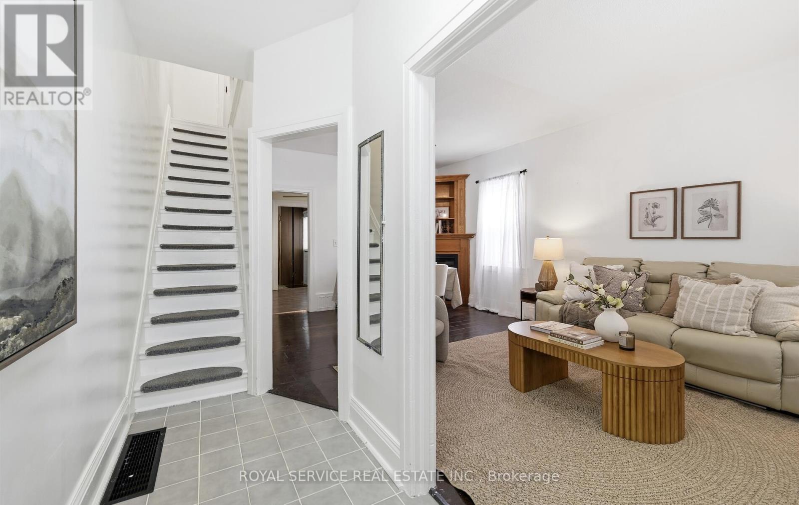 14 Liberty Place, Clarington, Ontario  L1C 1W6 - Photo 4 - E13812458
