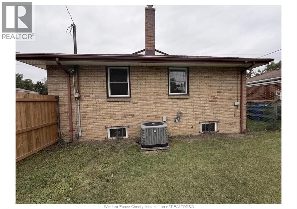 4245 Wyandotte Street East, Windsor, Ontario  N8Y 1G8 - Photo 19 - 26023134
