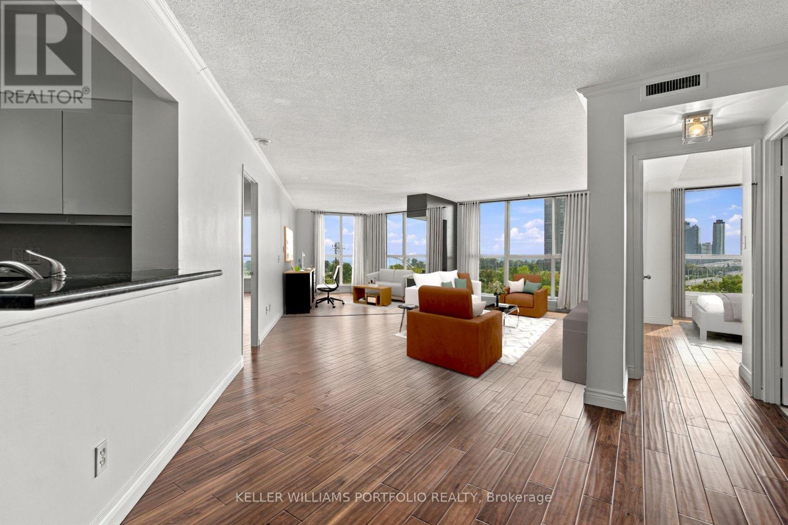 940 - 22 SOUTHPORT STREET, Toronto, Ontario