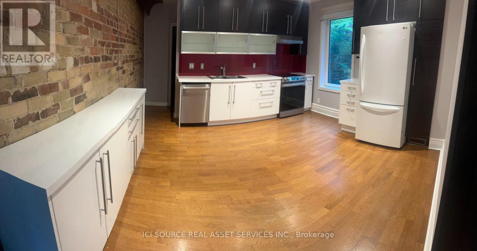 Upper - 62 Fernwood Park Avenue, Toronto, Ontario  M4E 3G1 - Photo 16 - E13800794