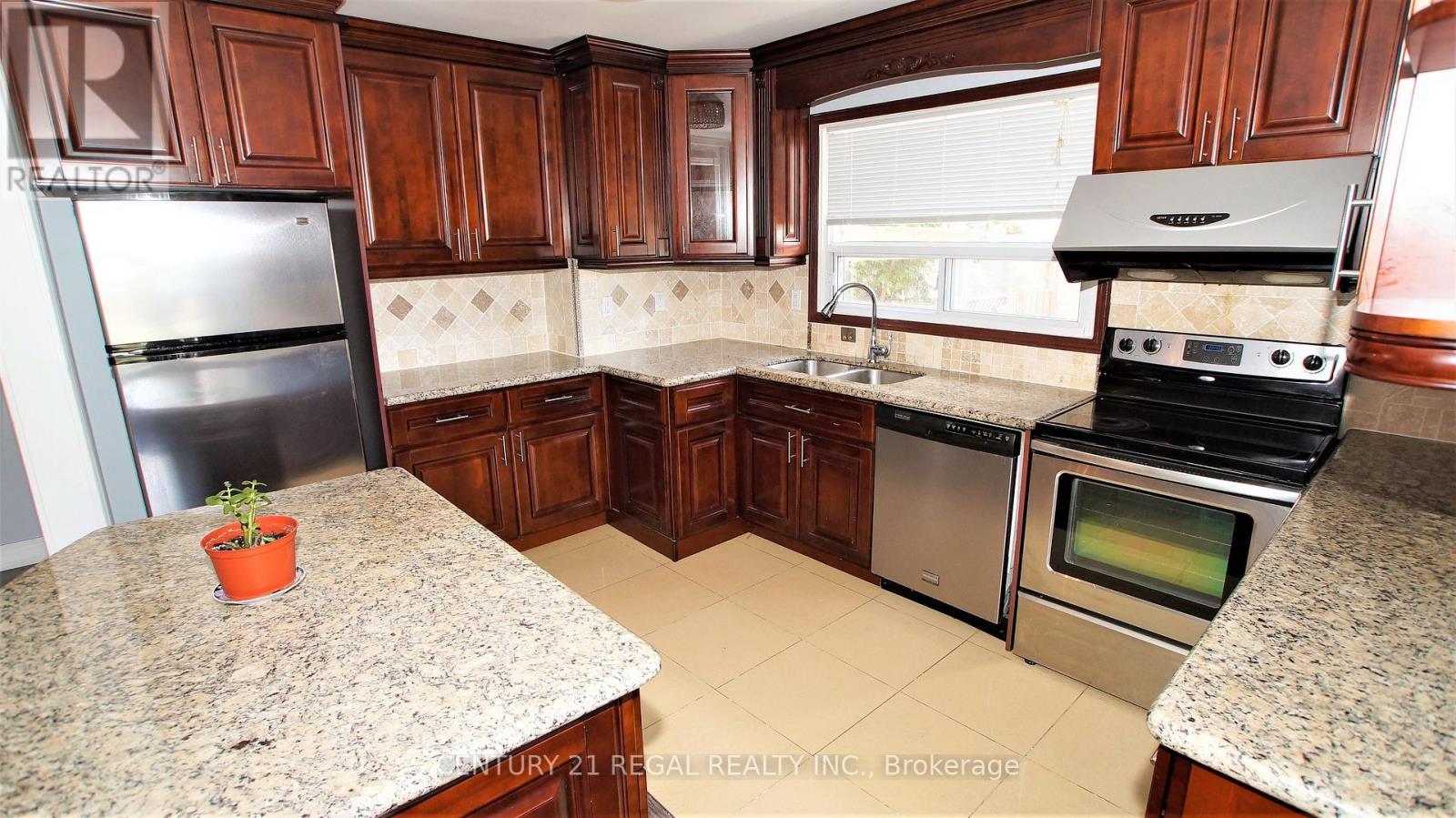 Main - 32 Niantic Crescent, Toronto, Ontario  M3A 2H7 - Photo 2 - C13509744