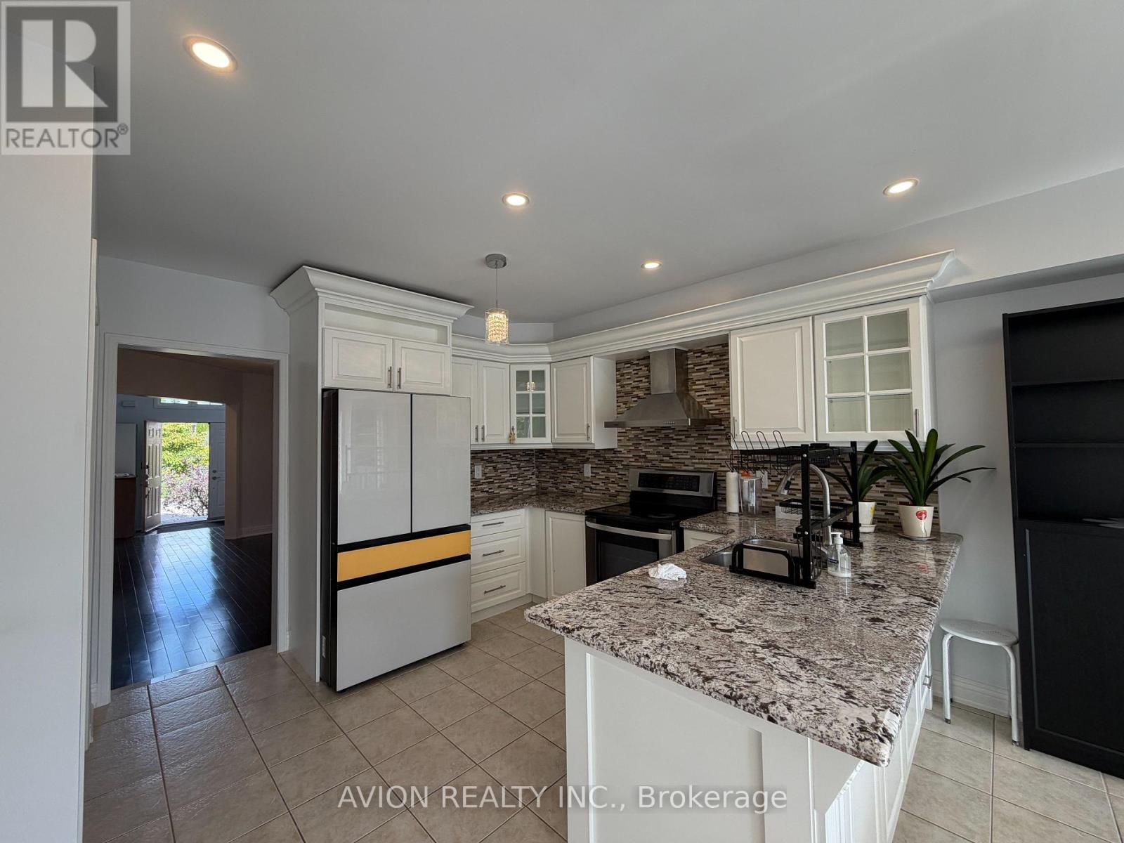 Main/upper - 29 Falling River Drive, Richmond Hill, Ontario  L4S 2R1 - Photo 5 - N13750886