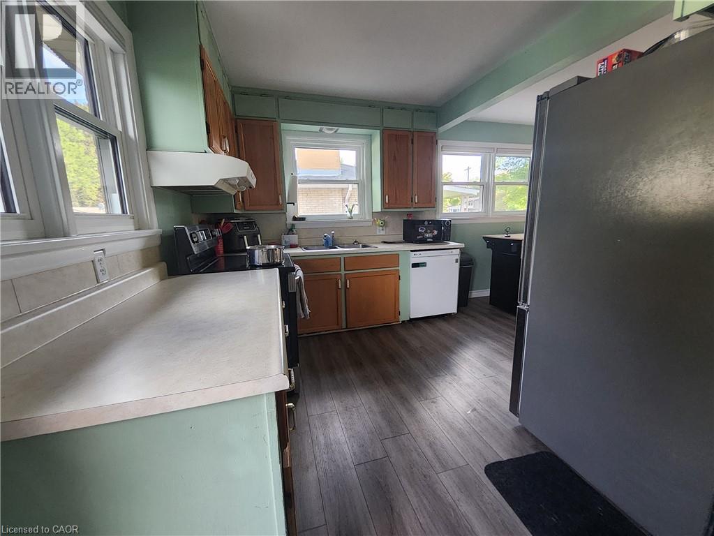 33 Lee Avenue, Simcoe, Ontario  N3Y 3K3 - Photo 2 - 40864780